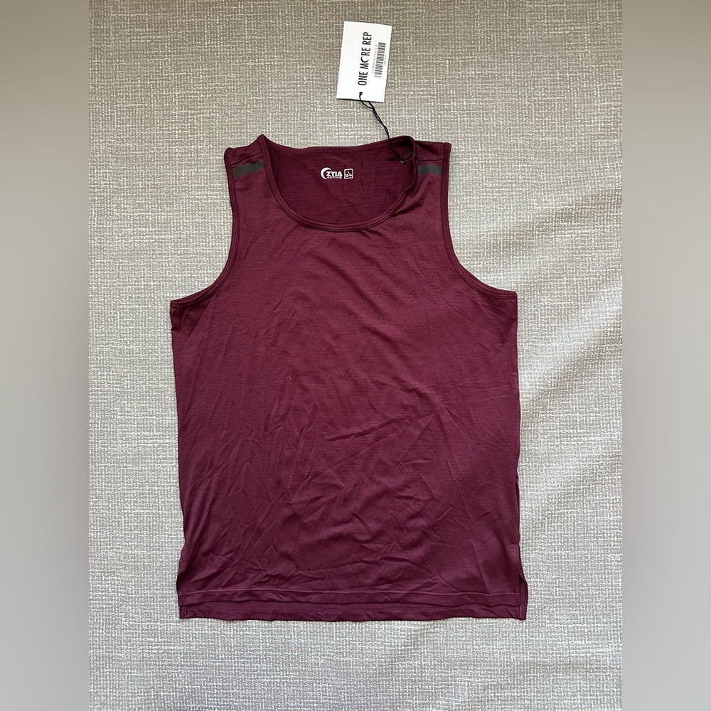 Zyia Active Tank Top in burgundy size Large 12-14 Lightweight